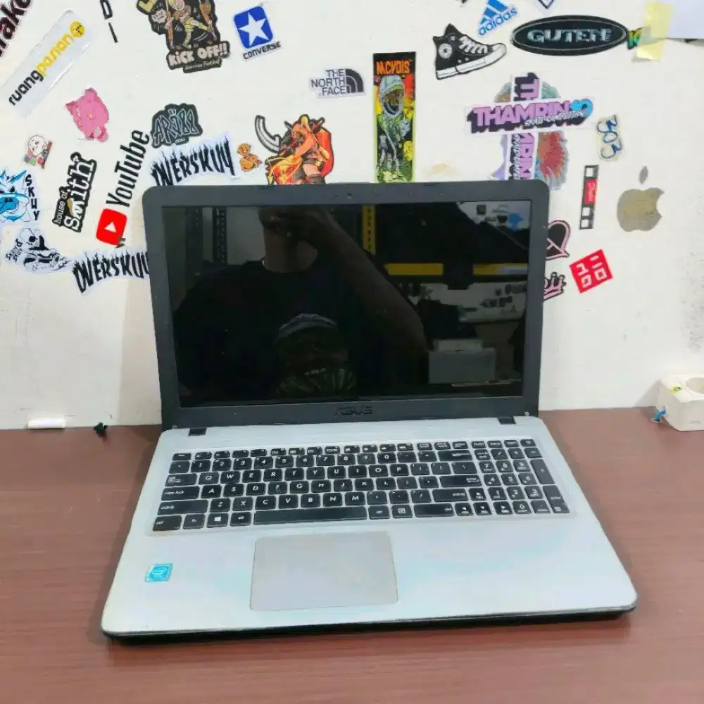 laptop Asus X540S celeron N3050 2/500 HDD