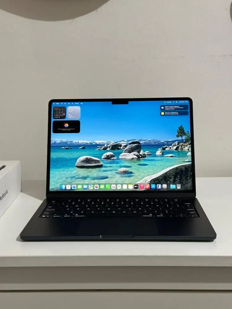 Macbook Air M4 16/256 garansi iBox ON