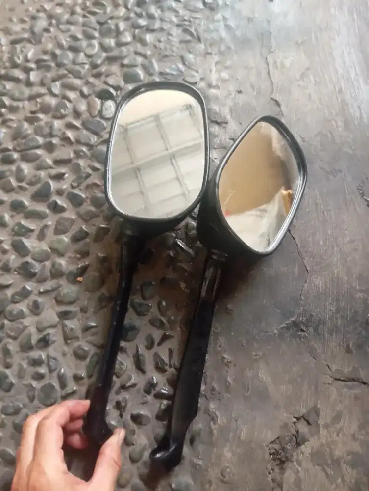 Spion Orisinil copotan CBR 150 old LE 13 seperti baru d ciledug