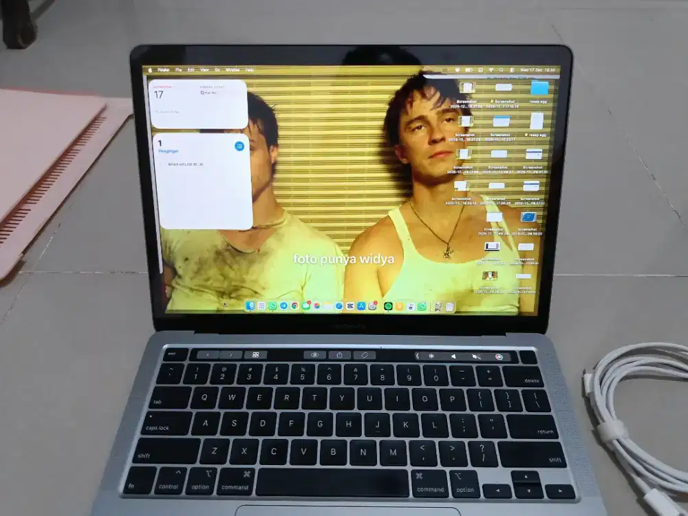 Macbook Pro 2020 i5 2.0ghz 16/512gb siap pake