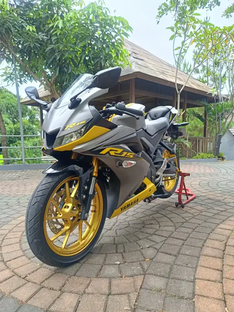 Dijual R15 V3 2020 Low Km Orian Seger