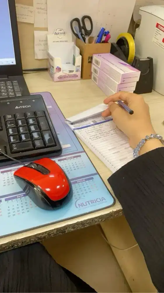 DIBUTUHKAN SEGERA UNTUK FREELANCE / HARIAN