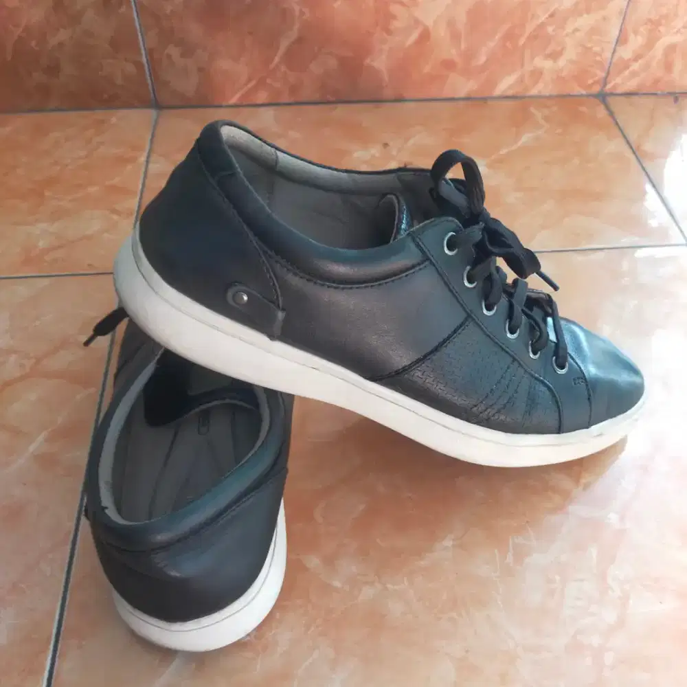 Sepatu kulit casual merk Rockport insole 26 /size 41