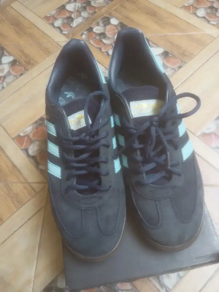 Jual sepatu Adidas Bali