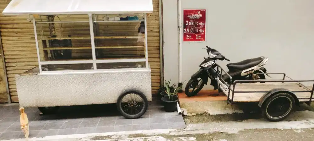 Di jual gerobak Ampera nasi Padang dan becak motor