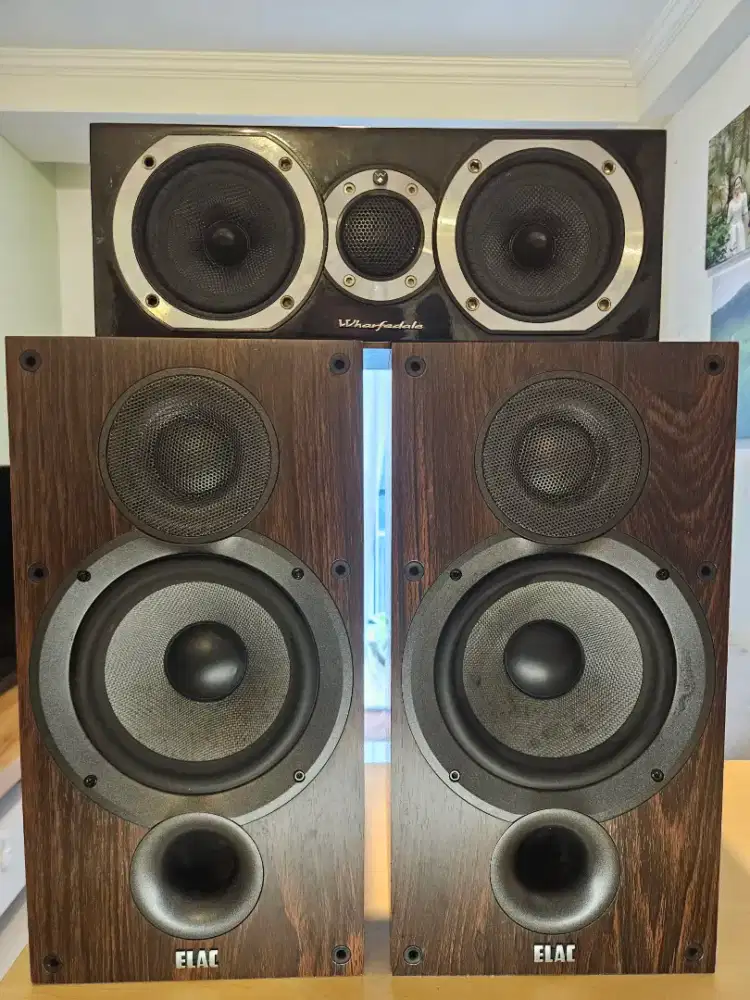 ELAC Debut b6.2 + Wharfedale center speaker