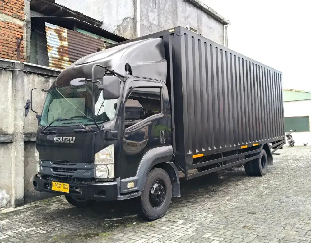 MULUS+banBARU MURAH Isuzu Giga engkel 4x2 FRR Box besi 2023 bok