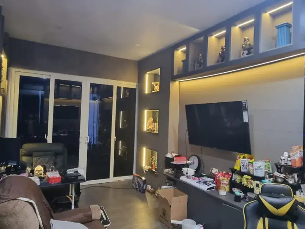 Jual Rumah Taman Semanan LT194m2 4 Lantai Boulevad Jakarta Barat