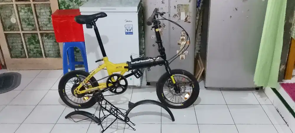 Di jual sepeda lipat ( edisi pindahan ke kampung)