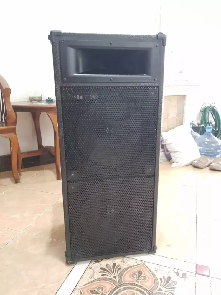 Satu unit speaker TOA SL222 3 way 12 inch
