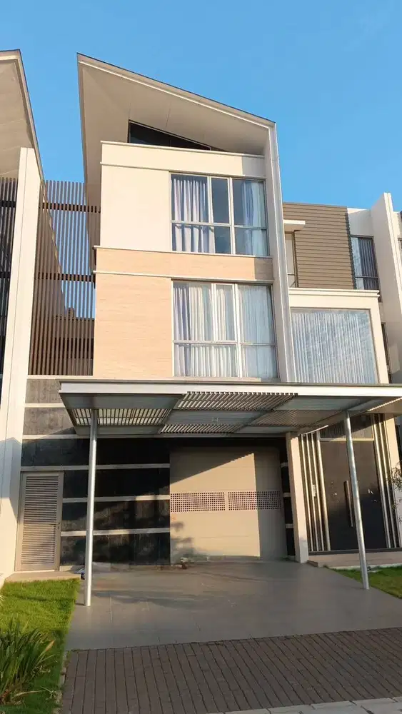 Disewa / Dijual rumah PIK Golf Island Mozart 12x30