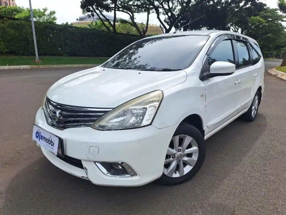 LOW DP Nissan Grand livina 1.5 XV Bensin-AT 2015 7ME