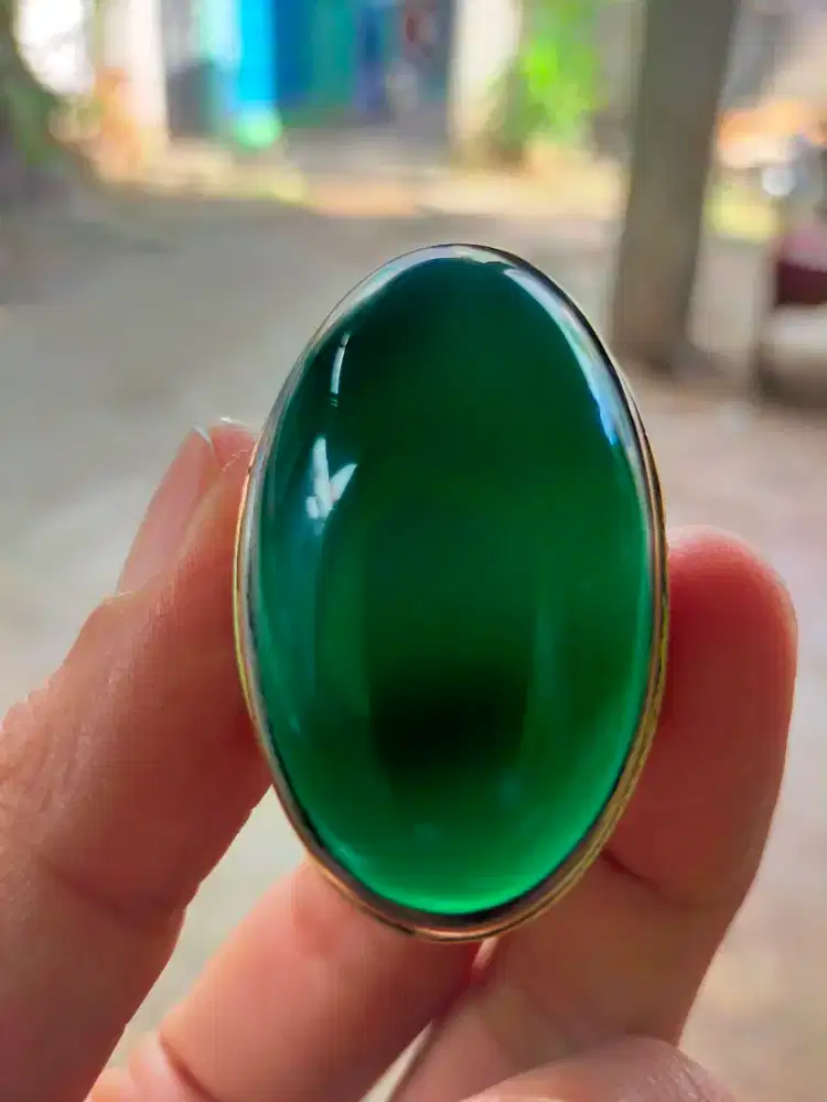 Batu hijau bukan bacan