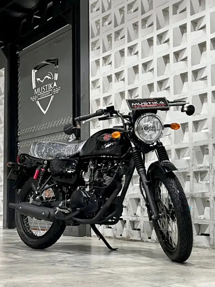 KAWASAKI W175 SE 2021 - Chintia Mustika