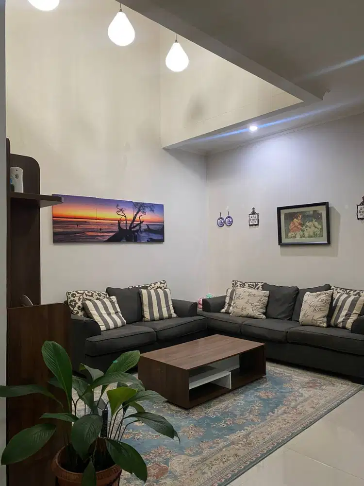 Rumah Cantik Suryalaya Dijual Siap Huni Lingkungan Nyaman Strategis