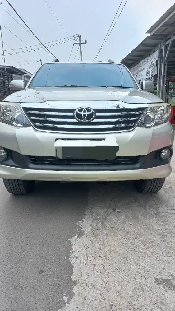 Toyota Fortuner 2012 G A/T