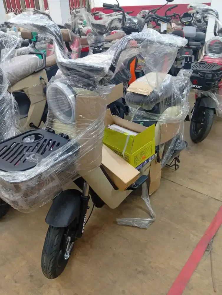 SEPEDA LISTRIK EXOTIC EV 928