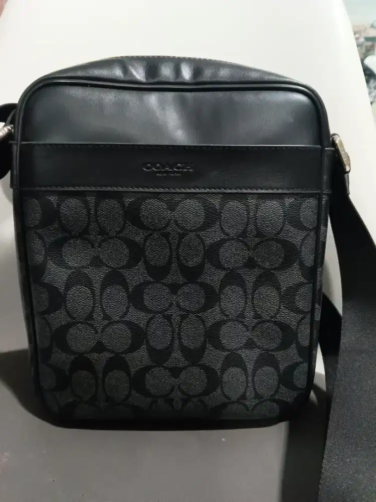 Coach Slingbag Original 100% Like new