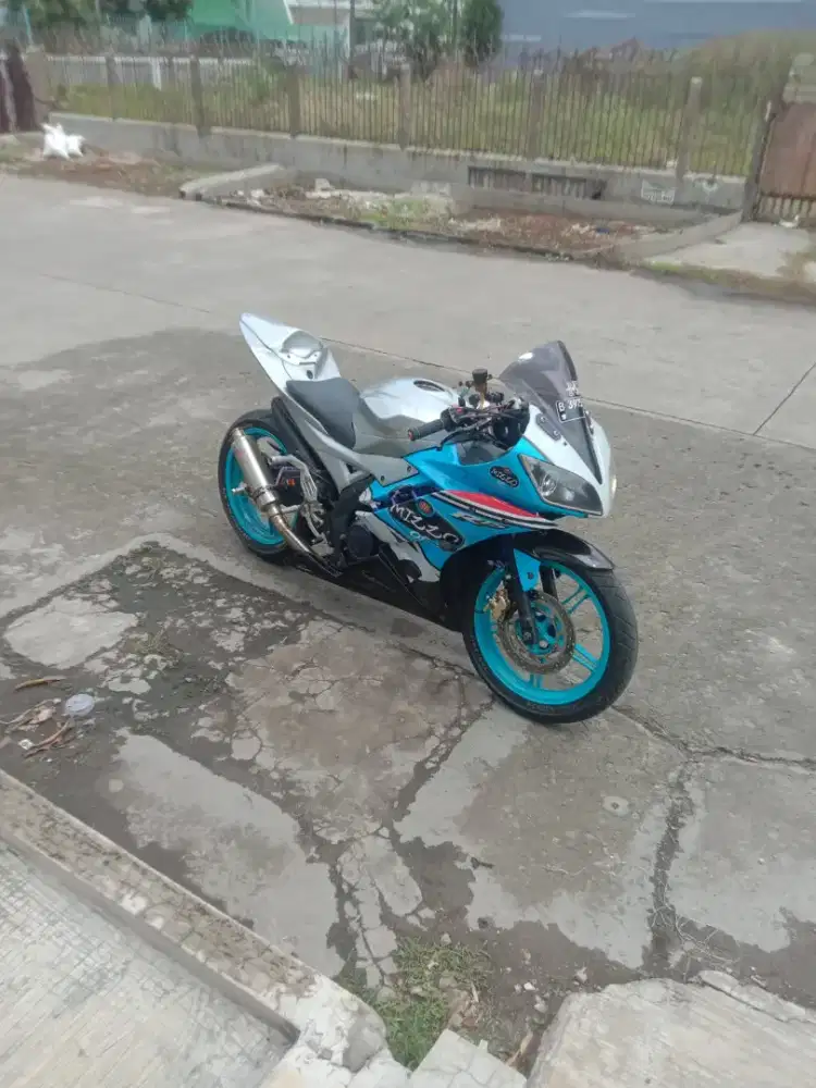 Dijual Motor Sport Yamaha R15 V2