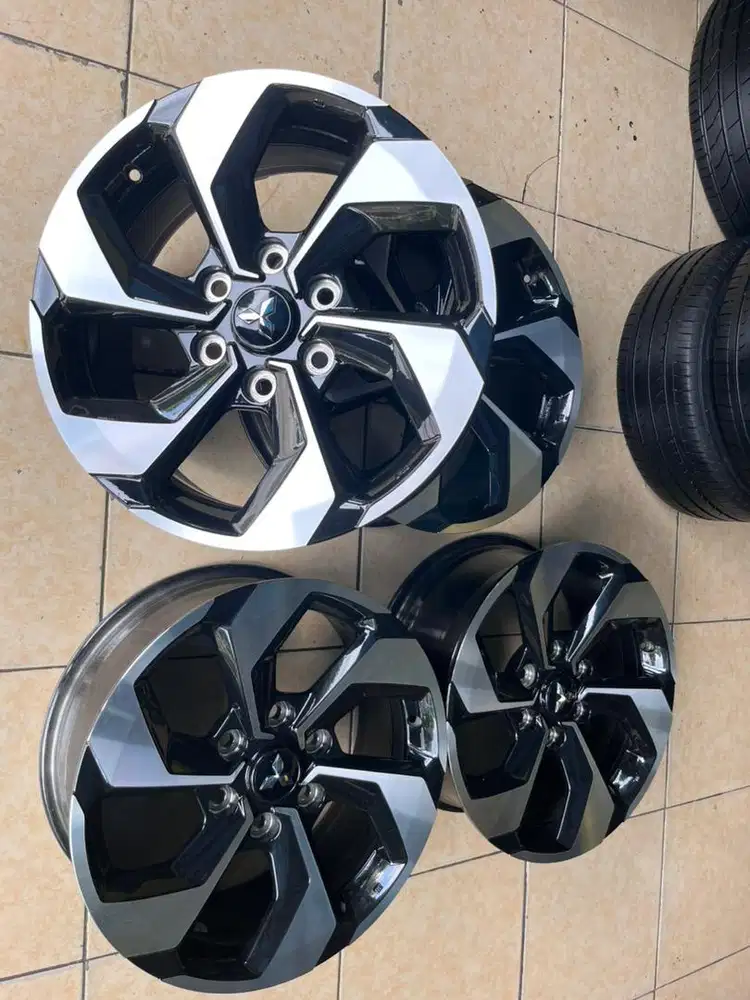 VELG ORIGINAL PAJERO R18 H6x139.7 LIKE NEW LEPAS DILER