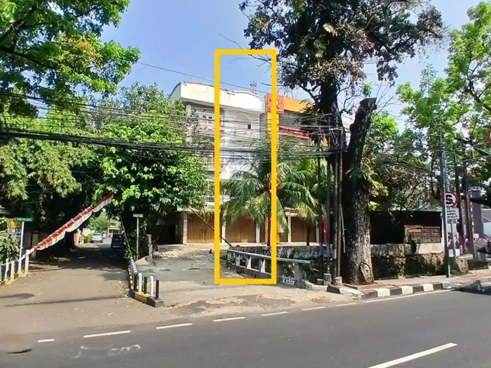 Disewakan Ruko 4,5 lantai, Luas 275m2 di Perempatan Duren Tiga – Pancoran