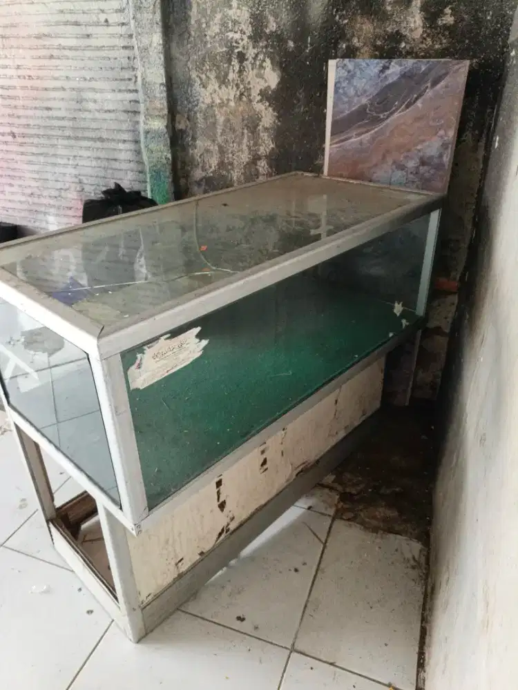 Estalase bekas jual pulsa