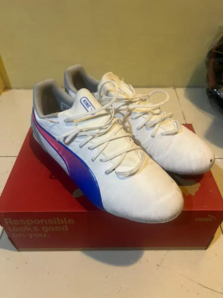 Wts sepatu bola puma king 44