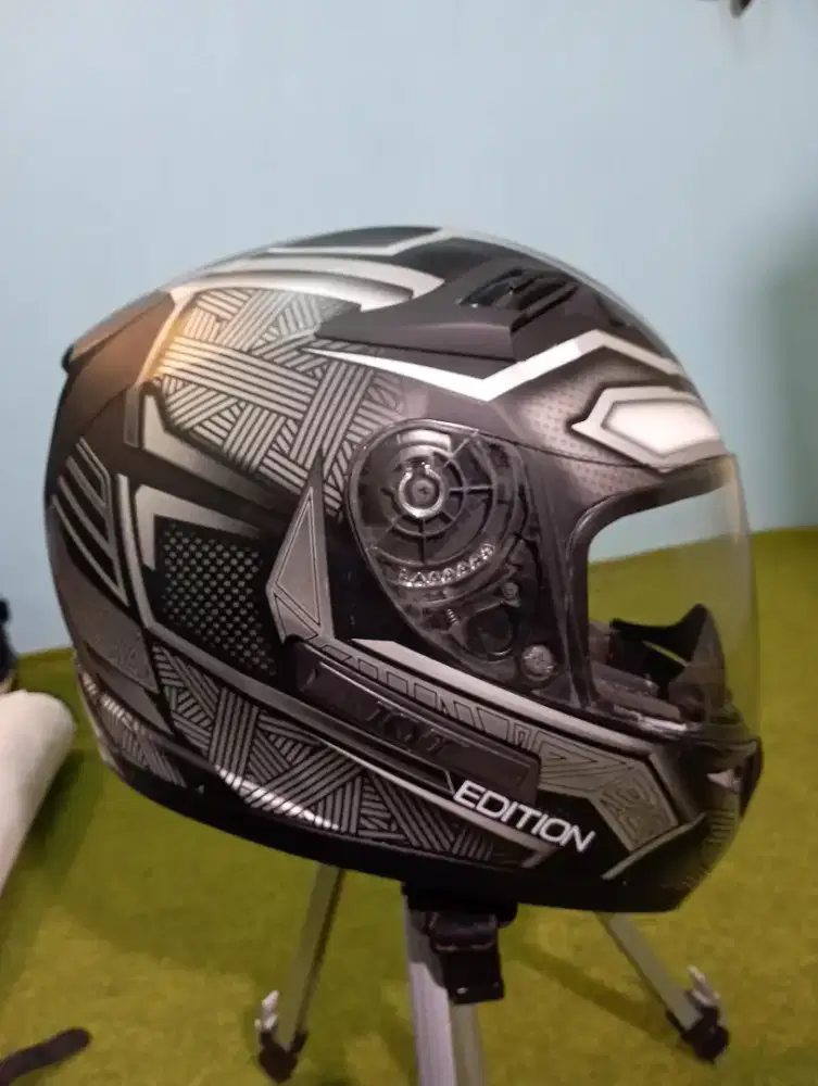 Helm KYT K2 Rider Black Panther. 