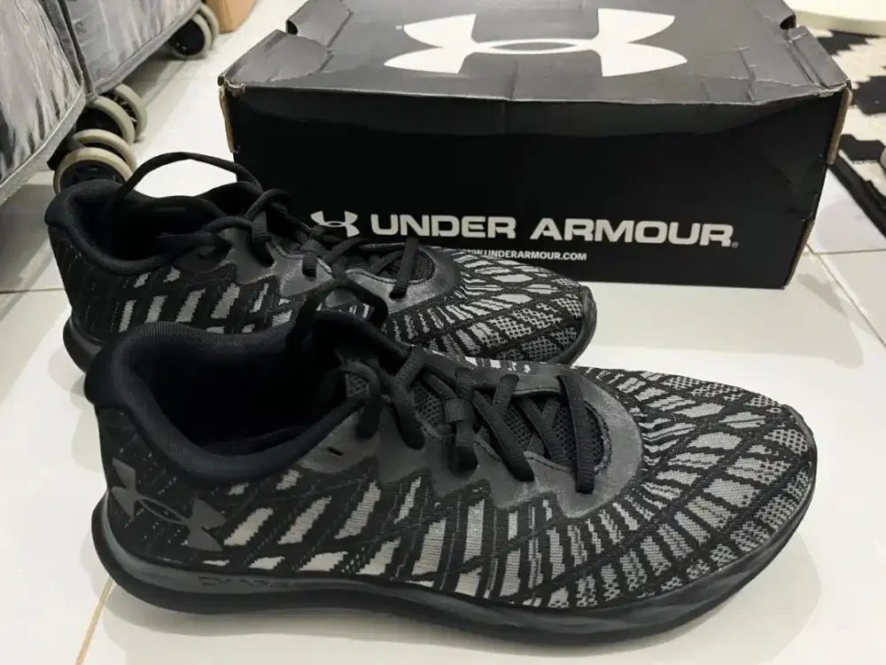 Jual Sepatu Sneakers Under Armour Original Size 9 42 UA Charged