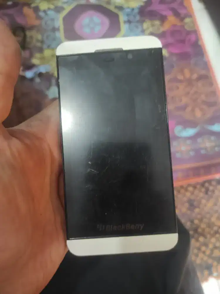 Blackberry z10. HP normal.