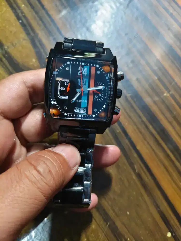 Jam Monaco warna hitam rantai