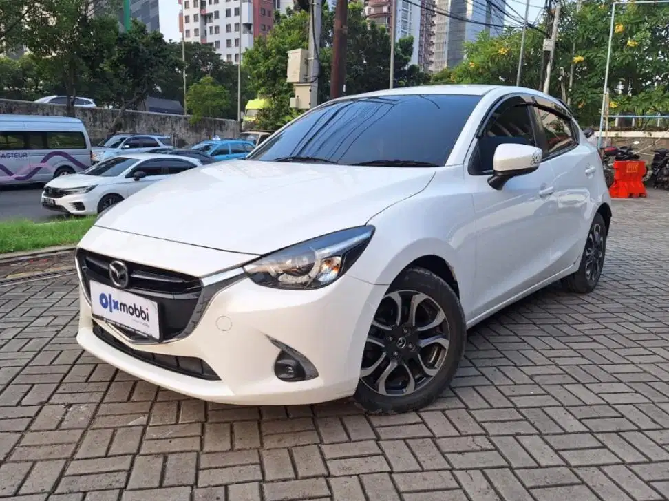 LOW DP Mazda 2 1.5 R Skyactiv Bensin-AT 2017 NRZ