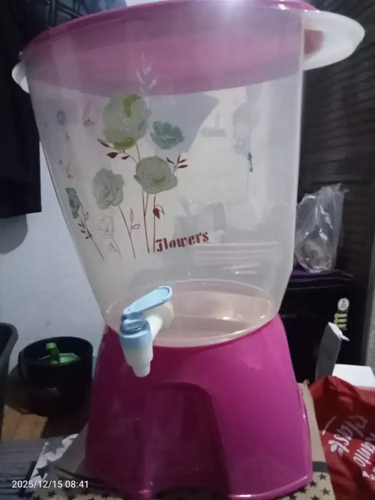 Perlengkapan jualan es