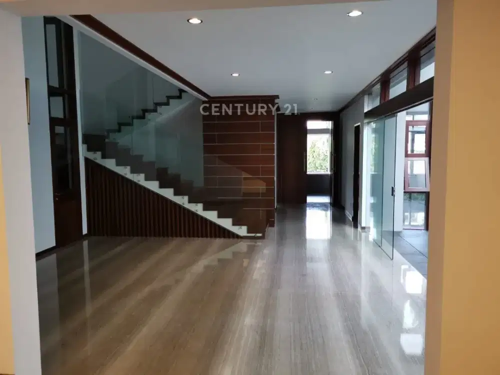 Rumah Lux Modern Di Komplek Setraduta Bandung