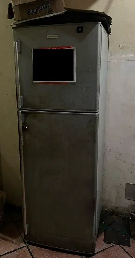 Kulkas 2 Pintu Electrolux