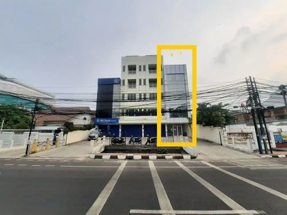 Disewakan Ruko 4 Lantai, Luas 350m2 di Jl. Pemuda ,  Rawamangun