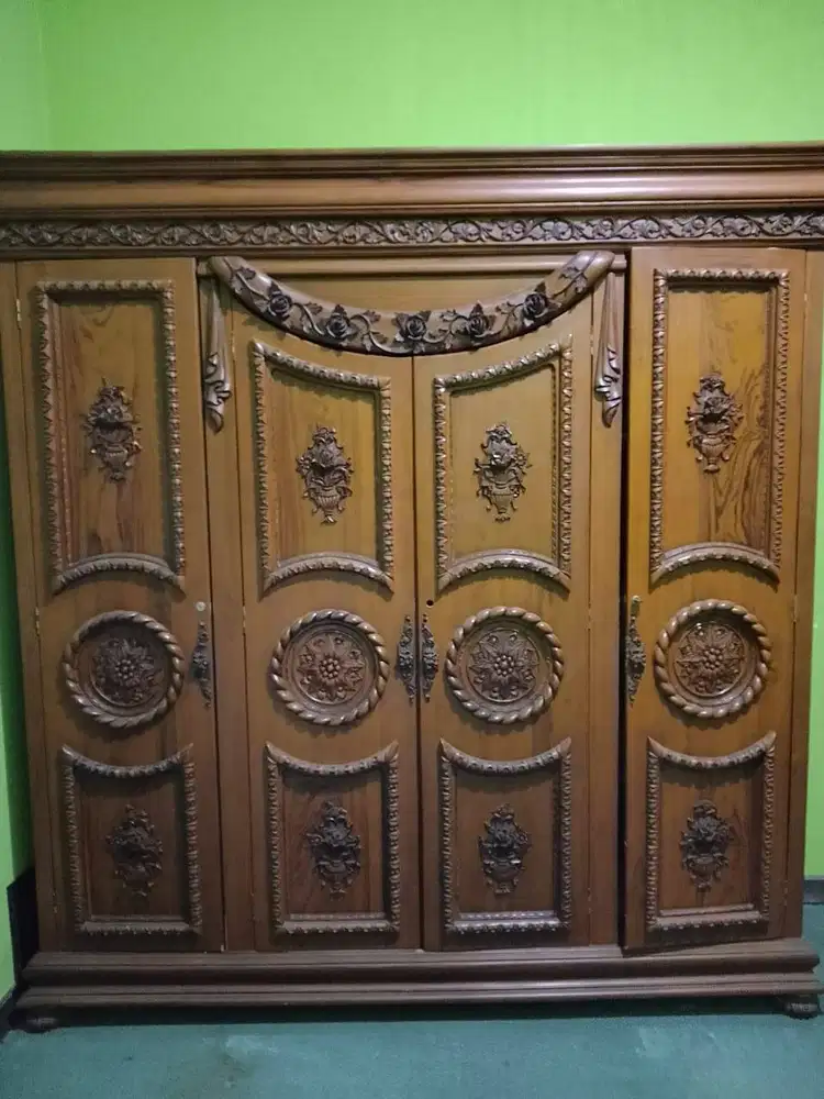 Lemari Jati Jepara 4 pintu