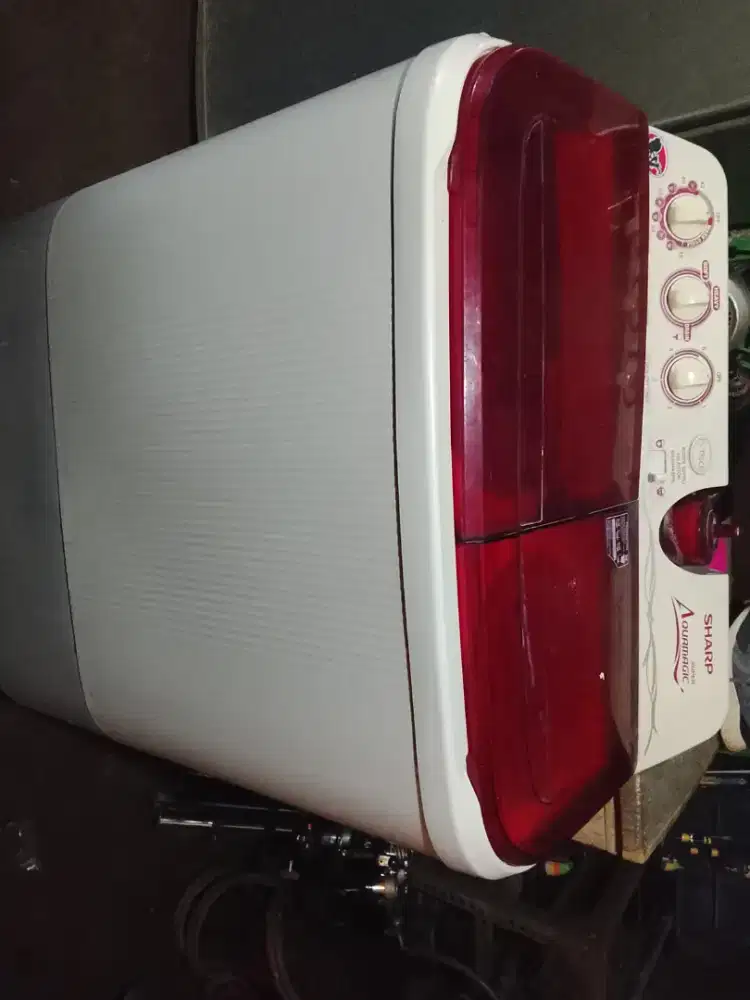 Mesin cuci dua tabung sharp