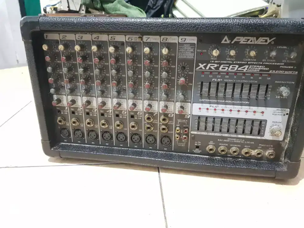 Power mixer Peavey XR684 made in usa