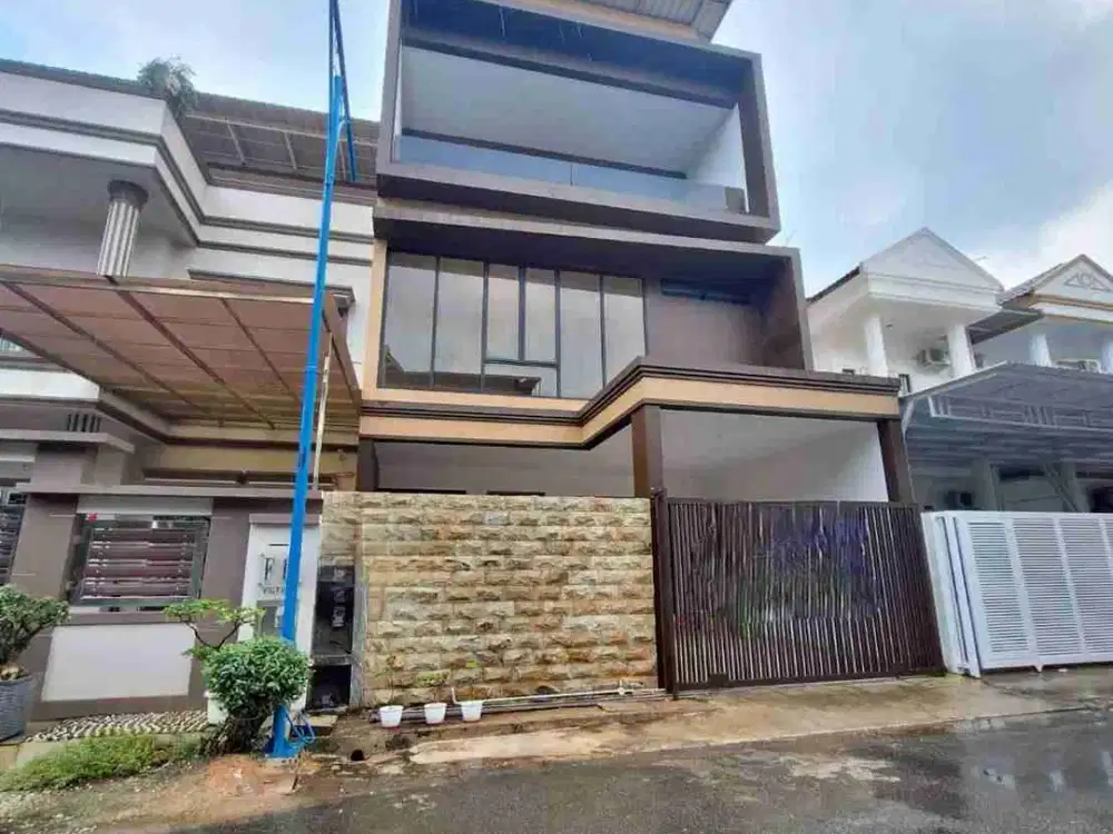 DIJUAL !!

Rumah 3 lantai Victory Residence (full renovasi) Pasir Putih, Batam Centre