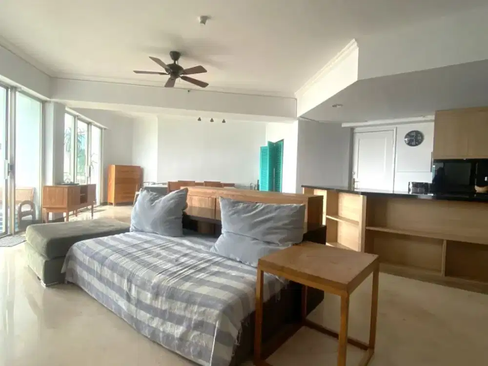 Dijual Puri Casablanca 3 BR Unit Rapih dan Cantik, Walking Distance To Mall Kota Kasablanka