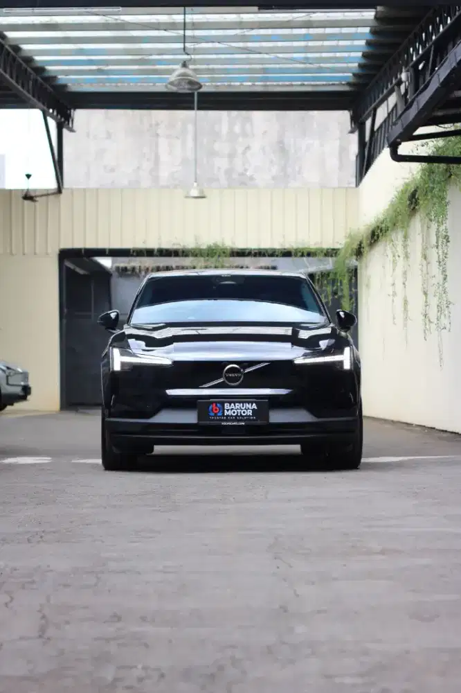 (Low KM) VOLVO EX30 EX 30 ULTRA 2025 HITAM