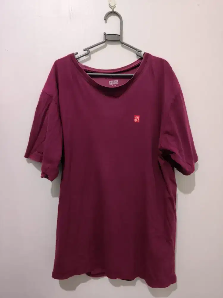 Kaos Uniqlo merah XXL