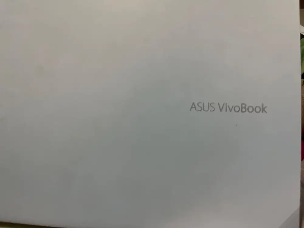 Laptop Asus model M413DA-VIPS552