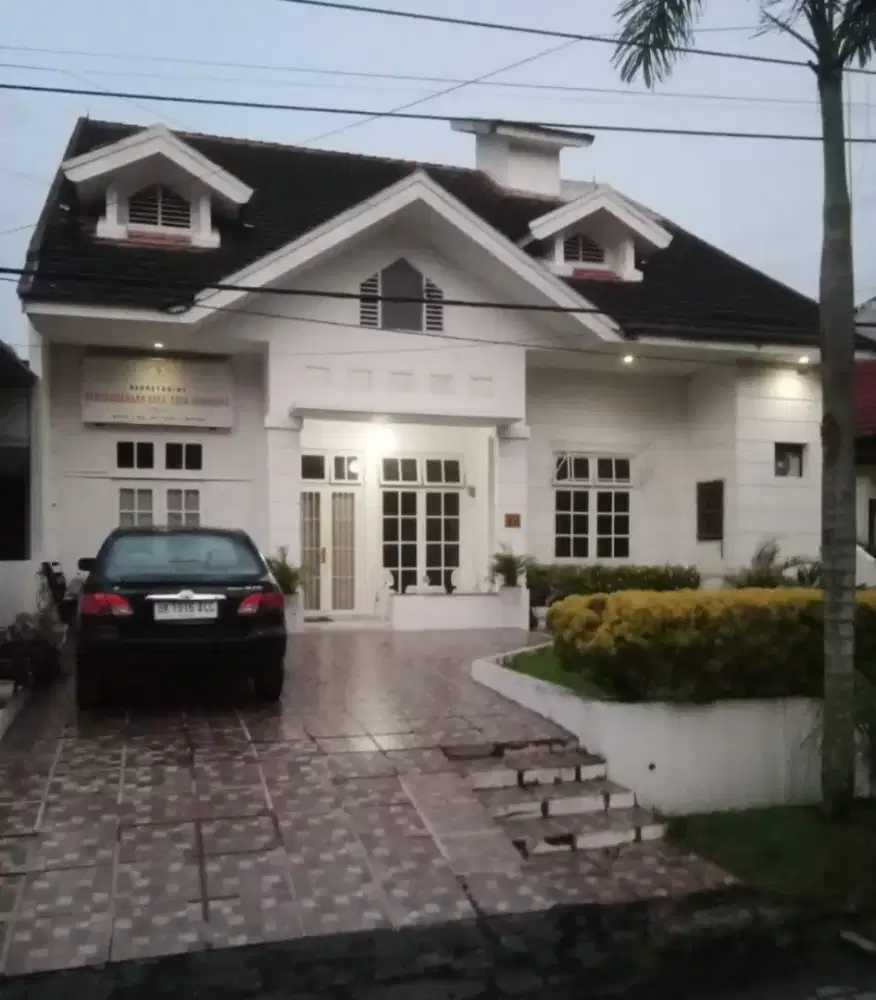 Dijual Rumah Impian di Kawasan Elit Setia Budi Medan!