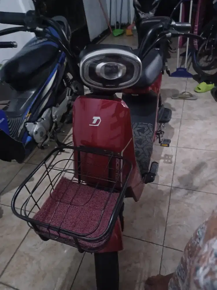 Sepeda listrik merk united salvador