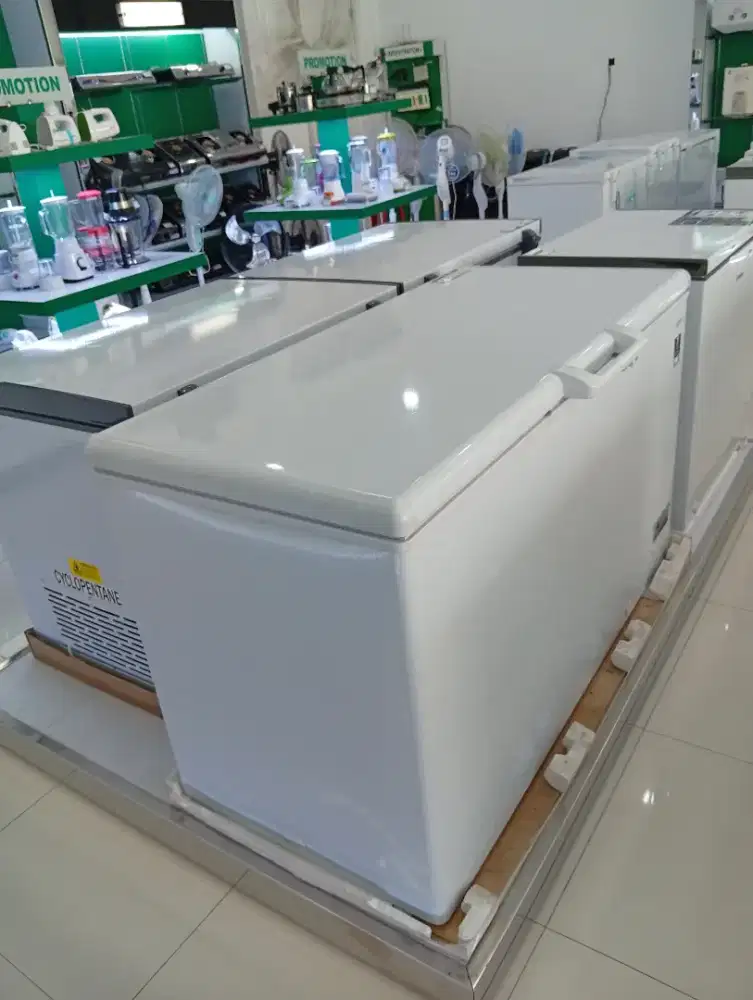 Jual freezer box,brg baru dan bergaransi resmi,harga mulai 1,6 Jt.an