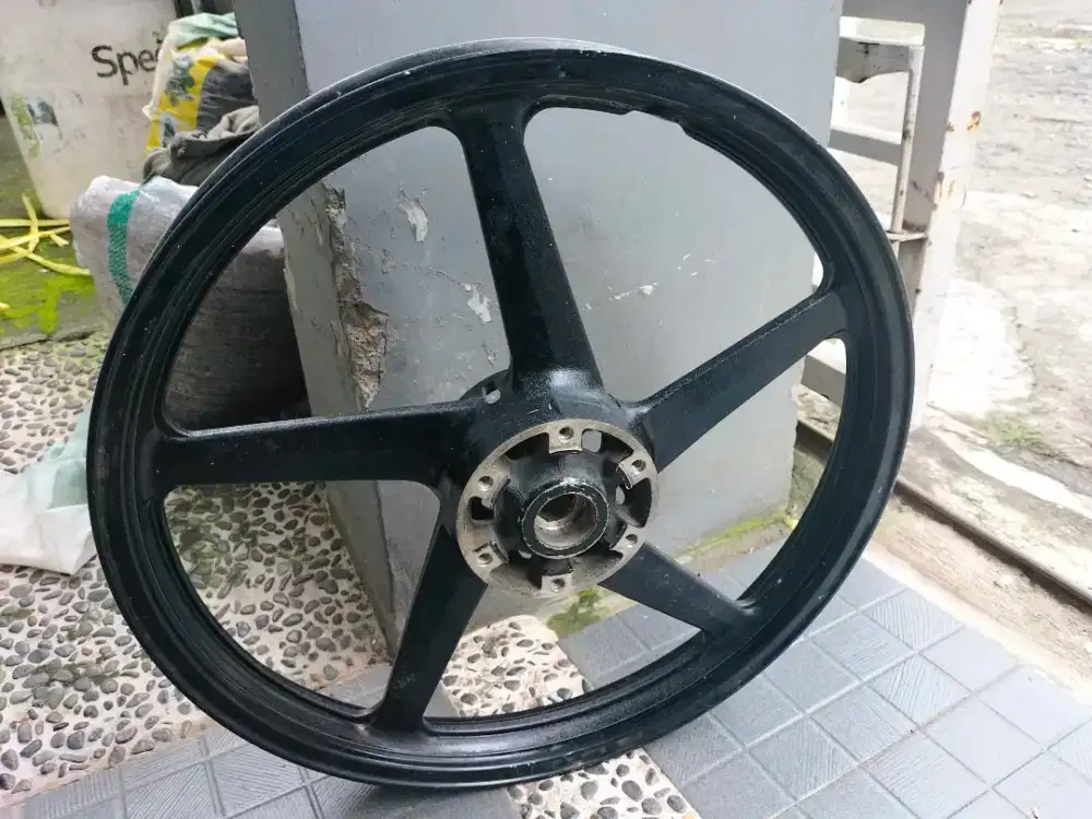 Velg pelk pelek vixion r17