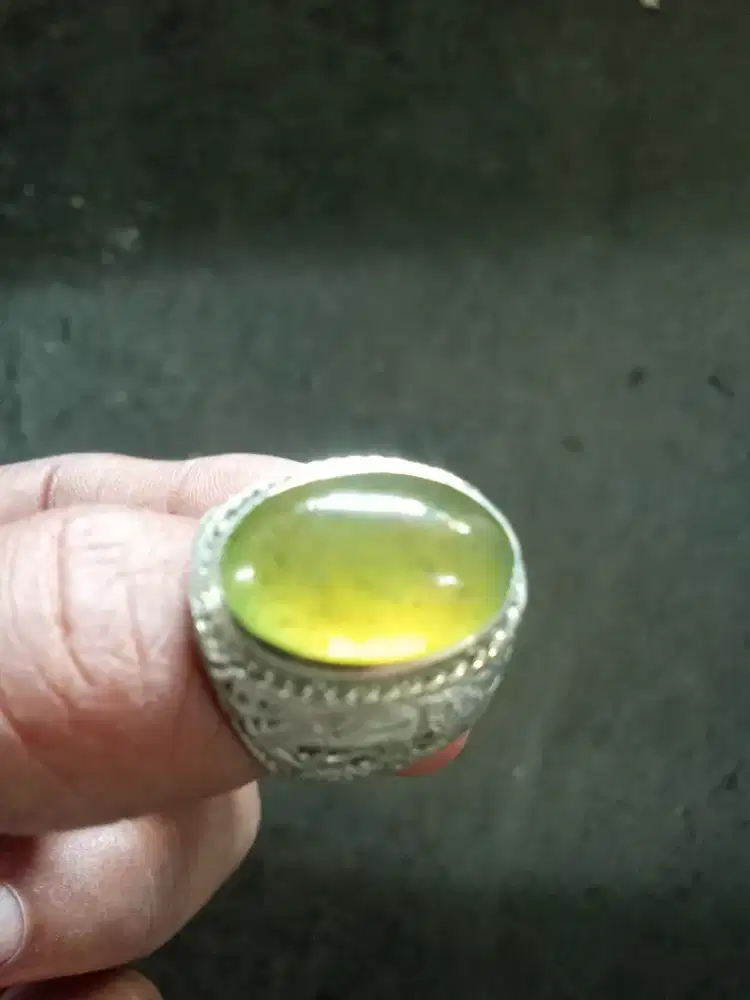 Batu cincin idocrase