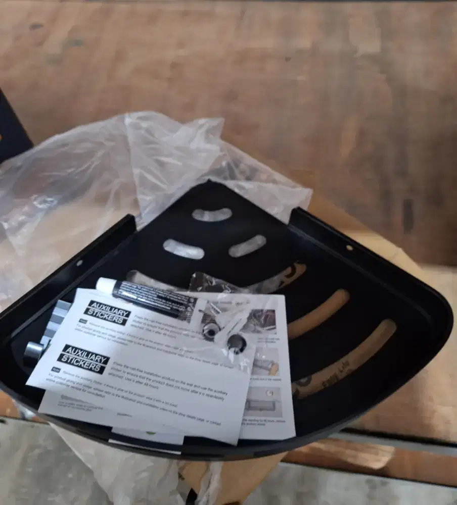 Rak sudut kamar mandi( rak sabun shampo buat kamar mandi